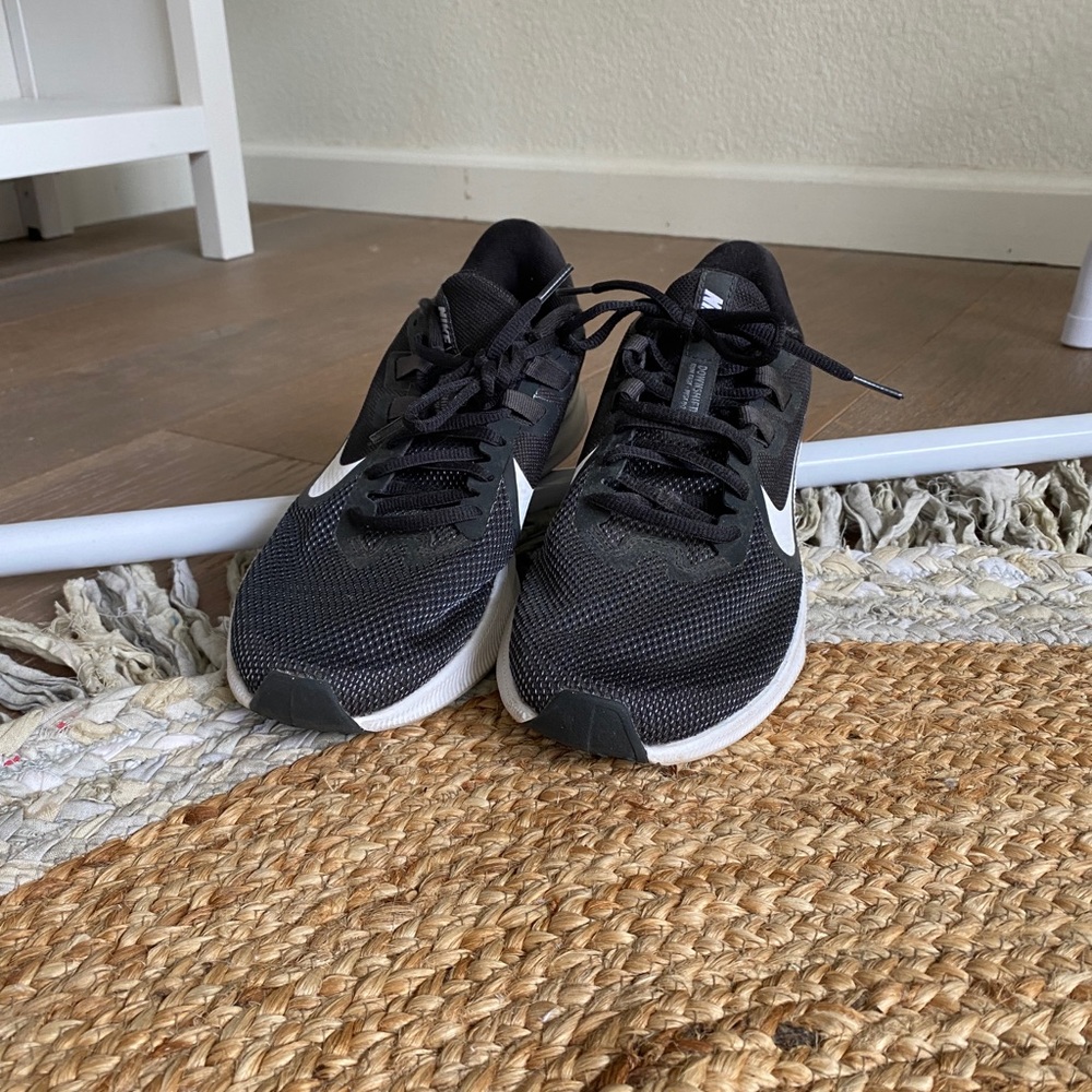 Women’s Nike Downshifter Running Shoes Size 8